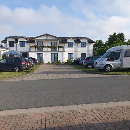Hotel-Pension Pastow Garni Broderstorf Exterior foto