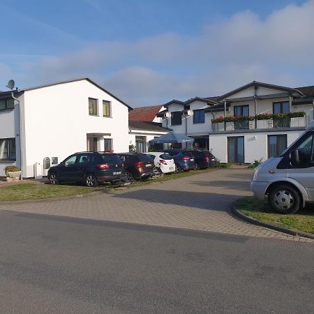 Hotel-Pension Pastow Garni Broderstorf Exterior foto