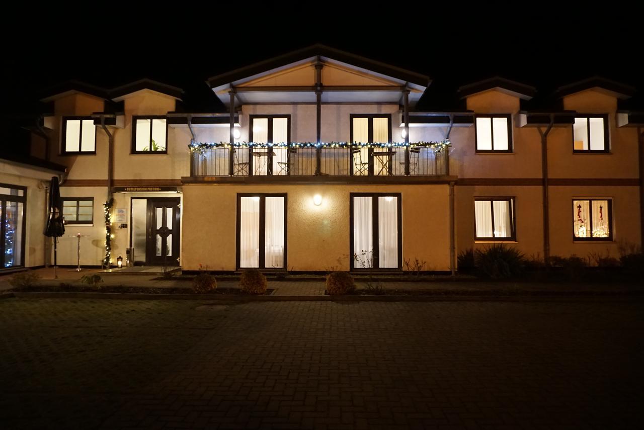 Hotel-Pension Pastow Garni Broderstorf Exterior foto