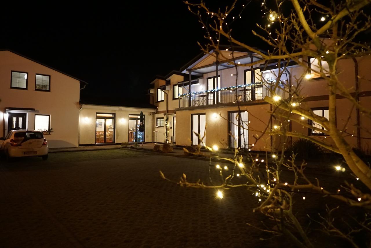 Hotel-Pension Pastow Garni Broderstorf Exterior foto