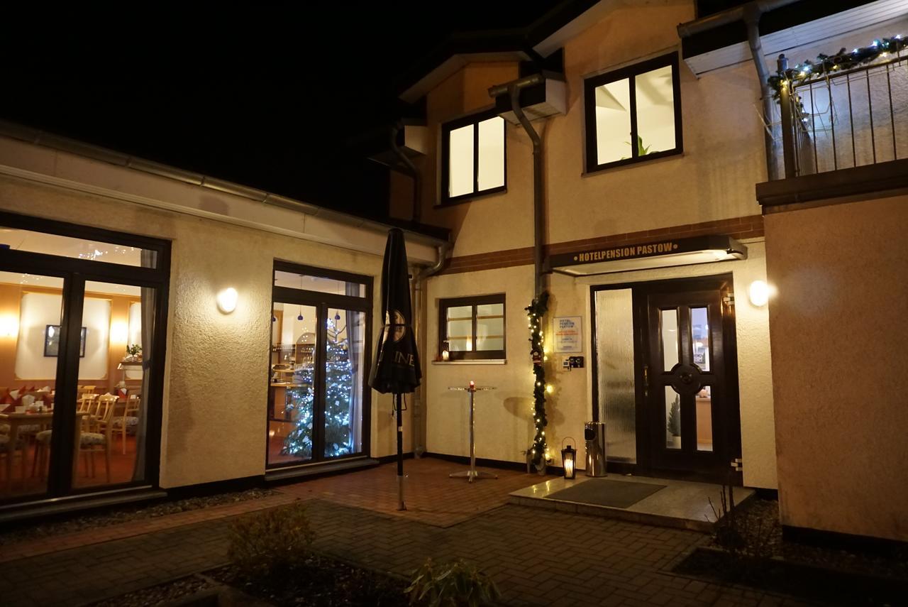 Hotel-Pension Pastow Garni Broderstorf Exterior foto
