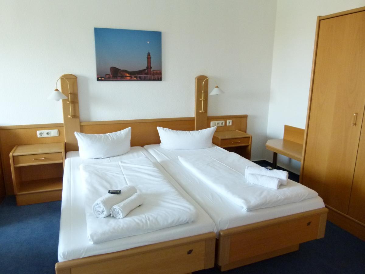 Hotel-Pension Pastow Garni Broderstorf Exterior foto
